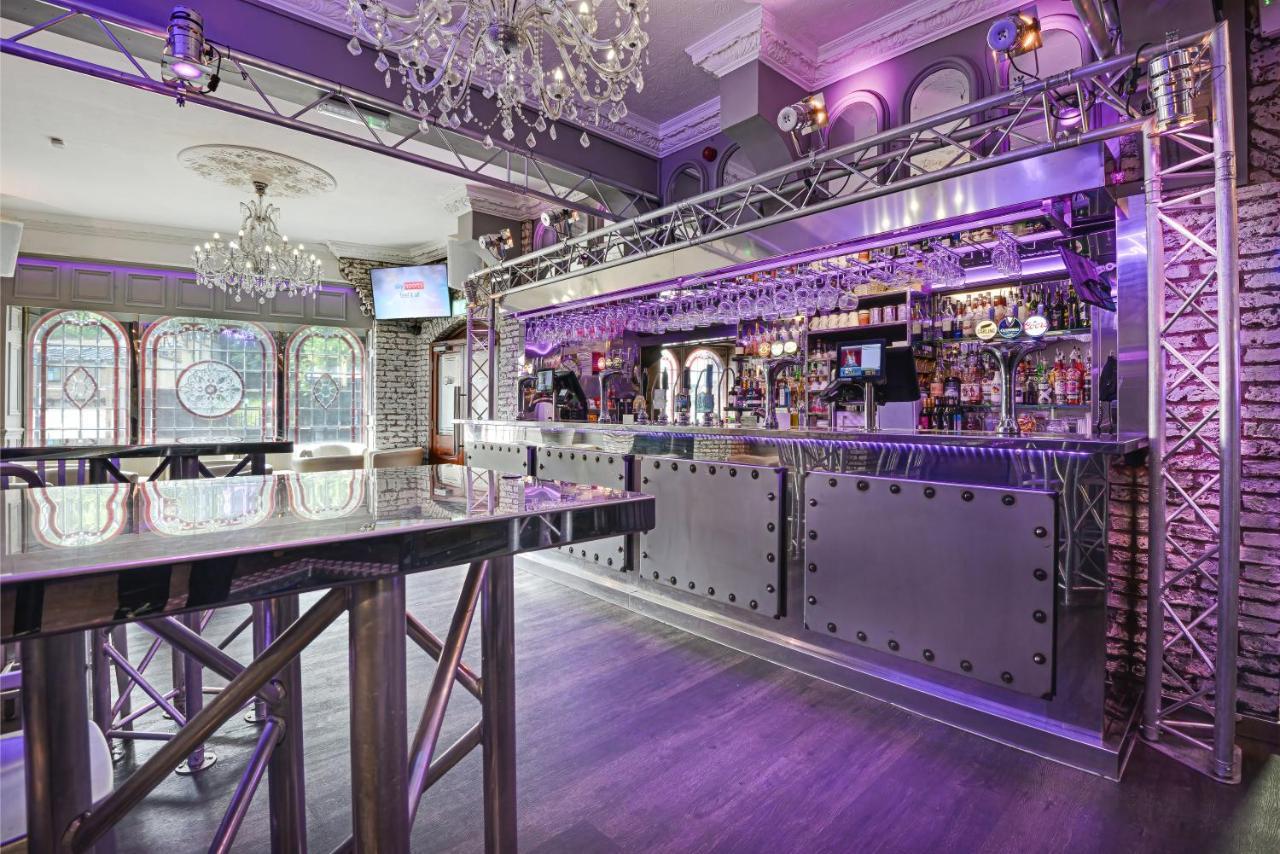 The George Hotel Уитби Екстериор снимка
