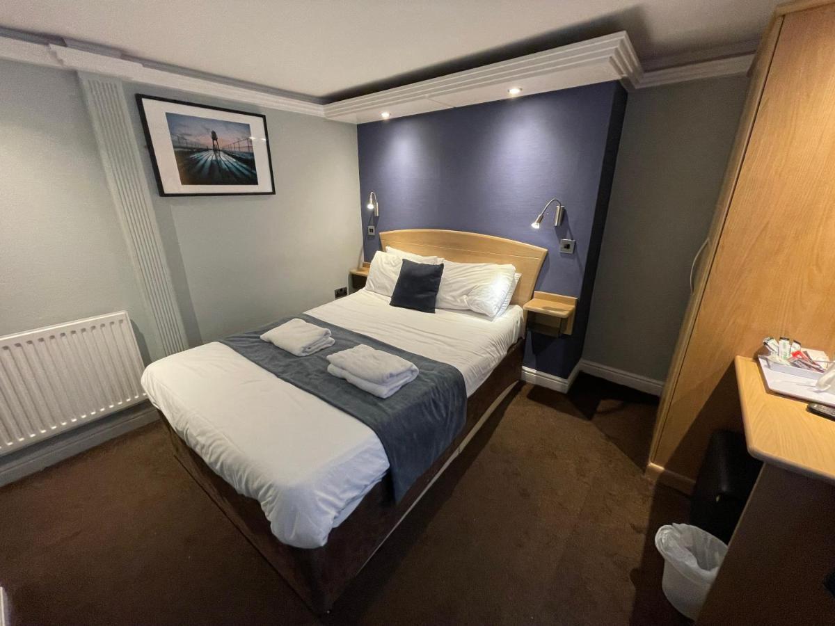 The George Hotel Уитби Екстериор снимка