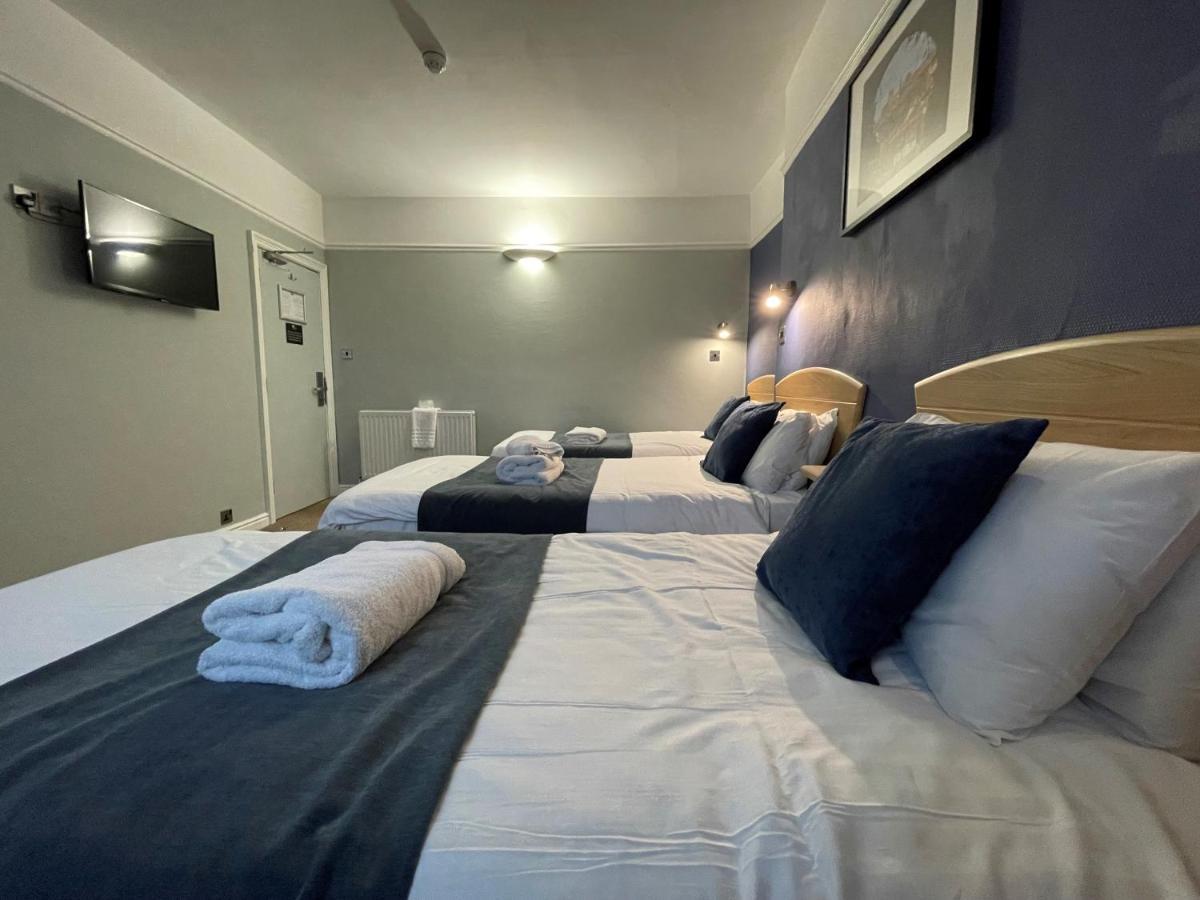 The George Hotel Уитби Екстериор снимка